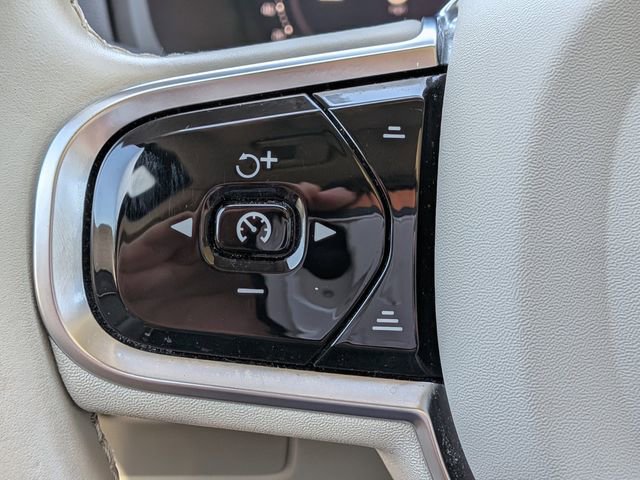 Used 2023 Volvo XC90 B6 Plus w/ Protection Package Premier image 33