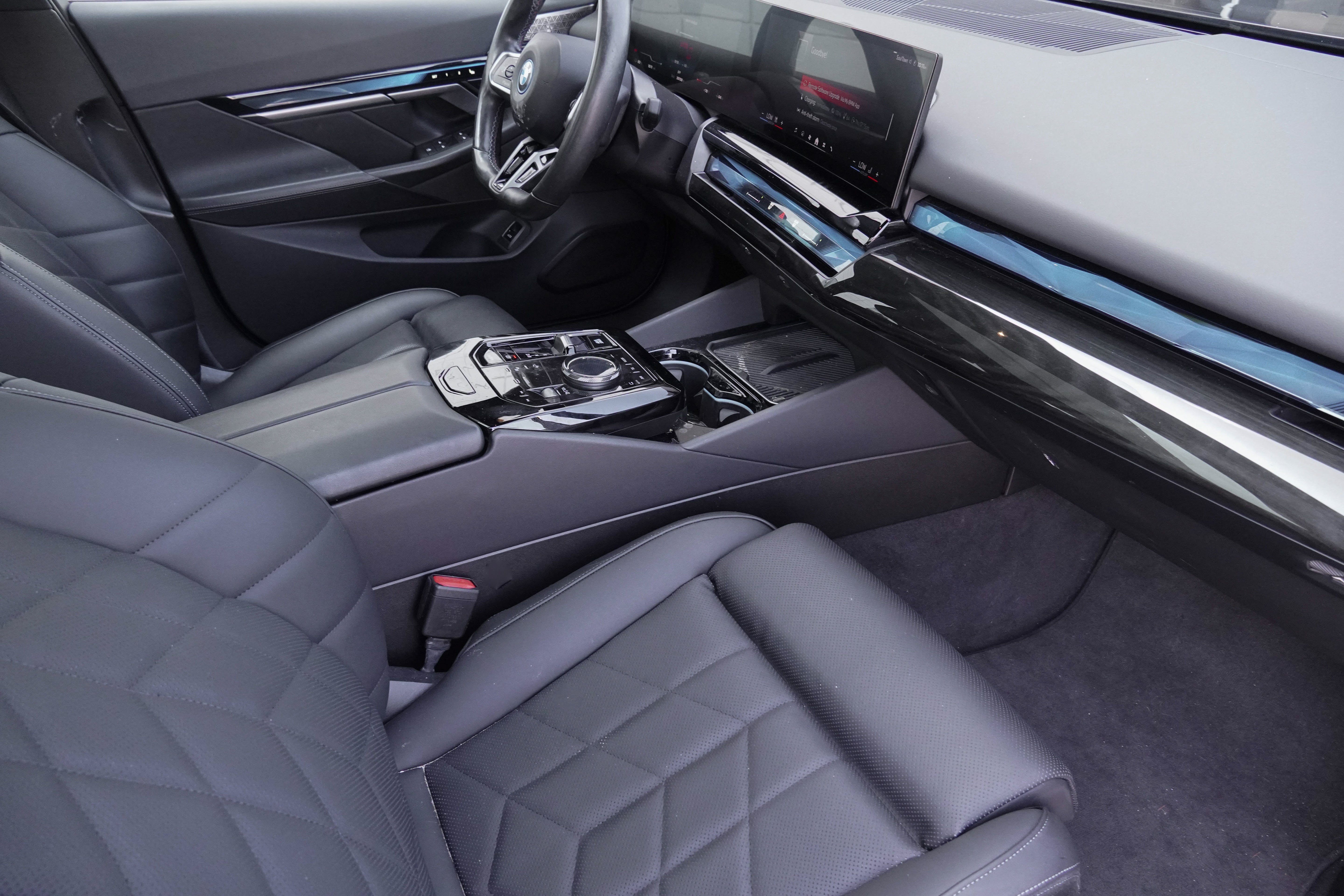 Certified 2024 BMW i5 M60 w/ Premium Package AWD/4WD image 10
