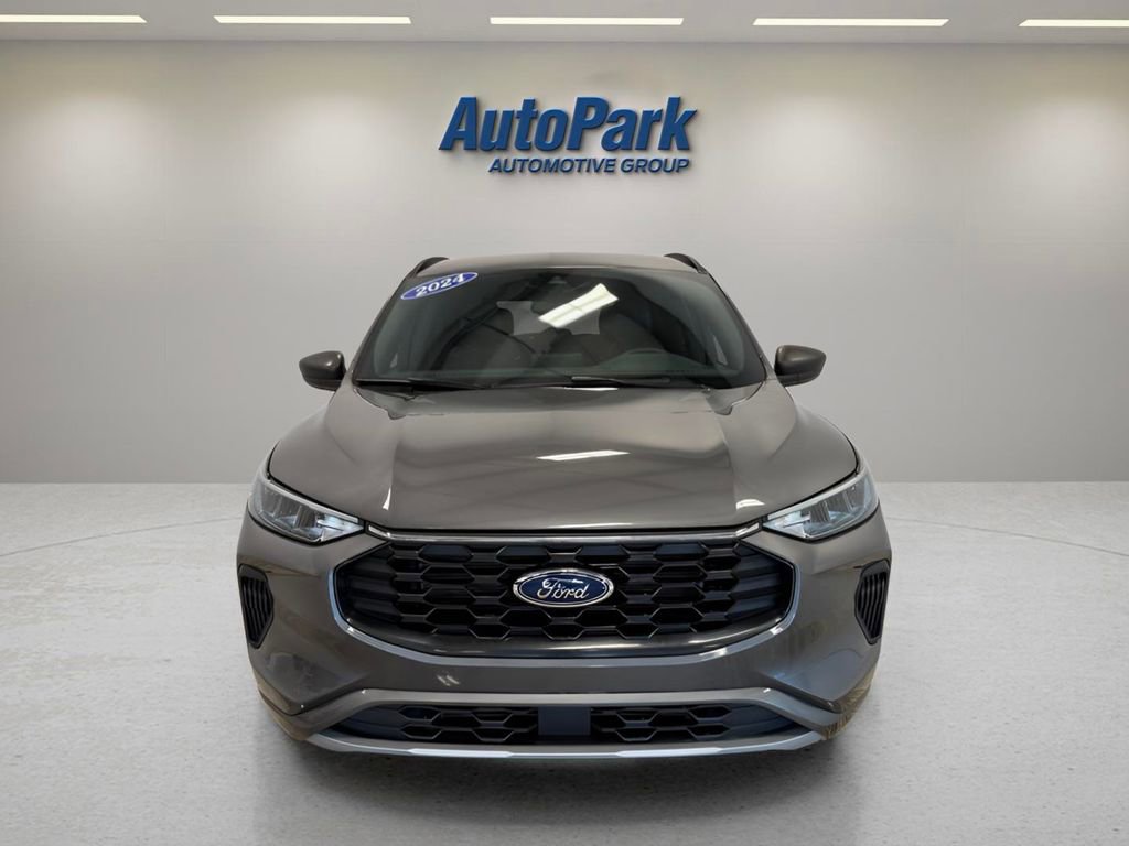 Used 2024 Ford Escape ST-Line AWD/4WD image 2