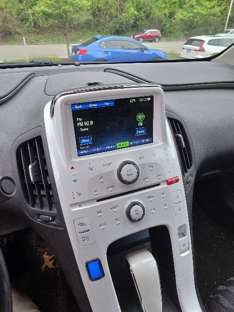 Used 2013 Chevrolet Volt w/ Enhanced Safety Package 2 FWD image 21
