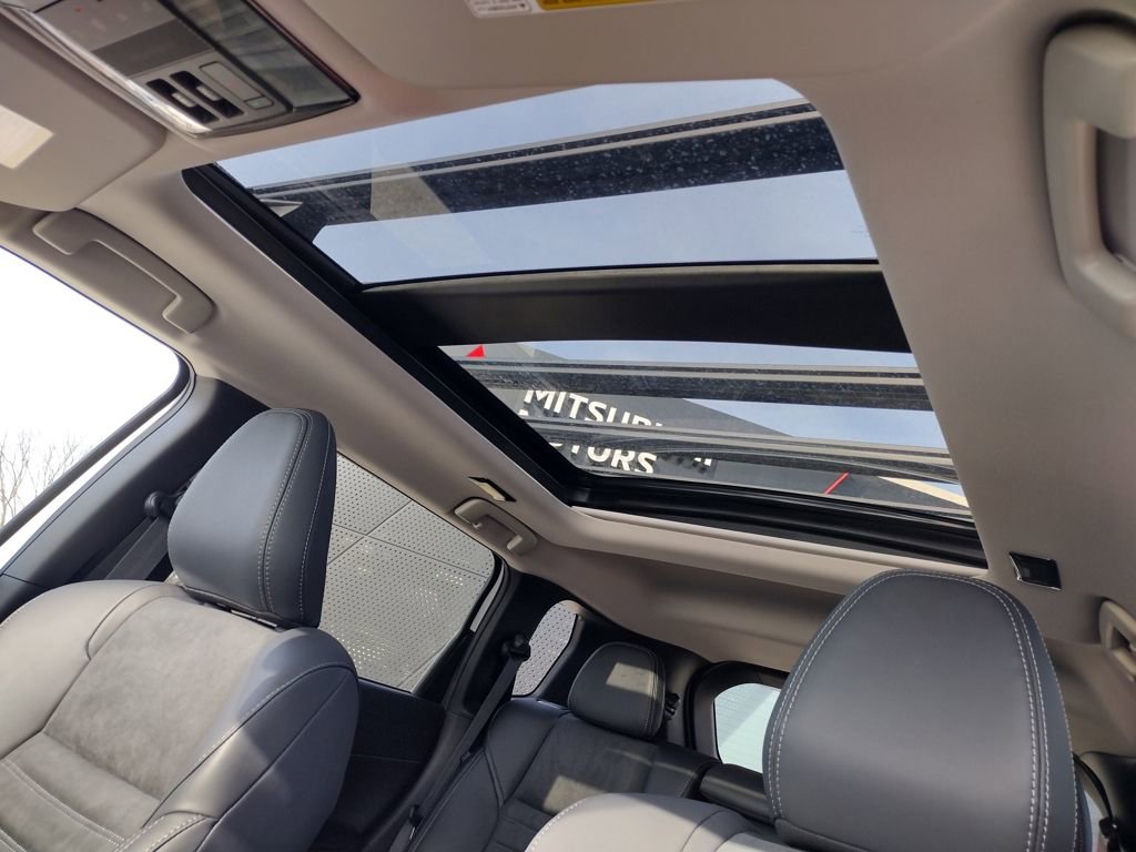 New 2026 Mitsubishi Outlander Trail Edition image 3