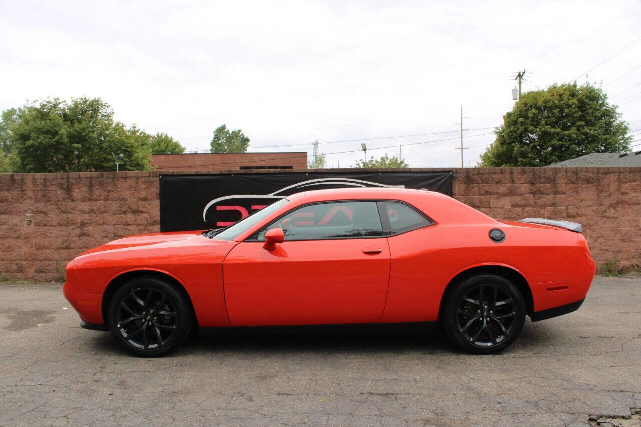 Used 2022 Dodge Challenger SXT w/ Blacktop Package image 3