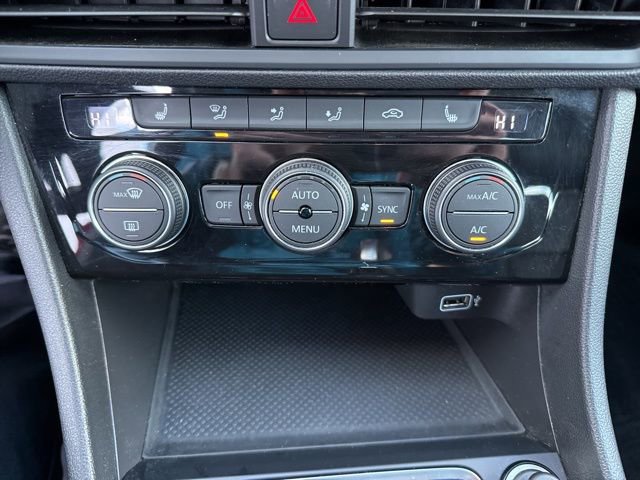 Certified 2019 Volkswagen Jetta SE image 18