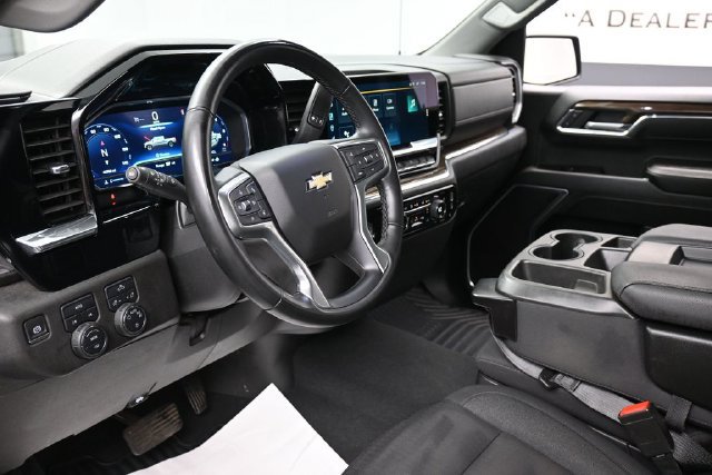 Used 2023 Chevrolet Silverado 1500 LT AWD/4WD image 14
