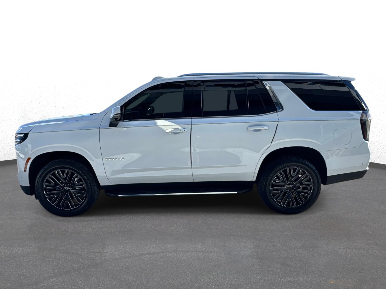 Used 2026 Chevrolet Tahoe LT w/ Comfort Package AWD/4WD image 6