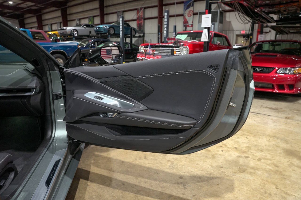 Used 2022 Chevrolet Corvette Stingray Coupe w/ 1LT RWD image 31
