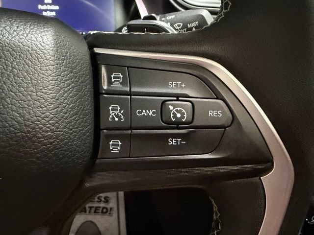 Used 2023 Jeep Grand Cherokee L Laredo AWD/4WD image 36