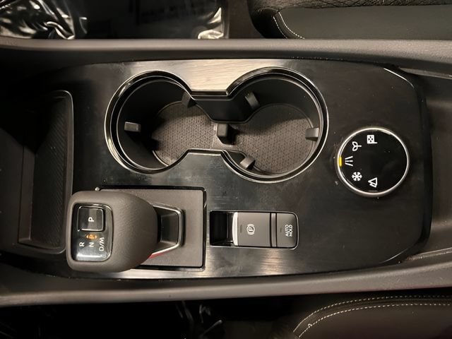 Used 2025 Nissan Rogue SV AWD/4WD image 24