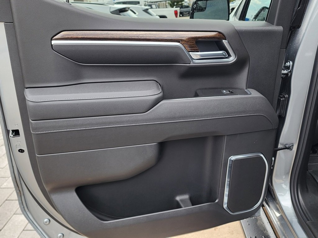 New 2026 GMC Sierra 1500 Elevation w/ LPO, Elevation Black Package image 40