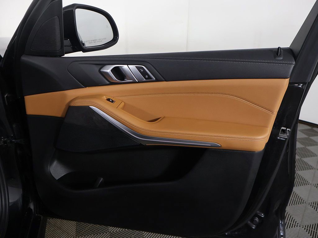 Used 2022 BMW X5 xDrive40i AWD/4WD image 27