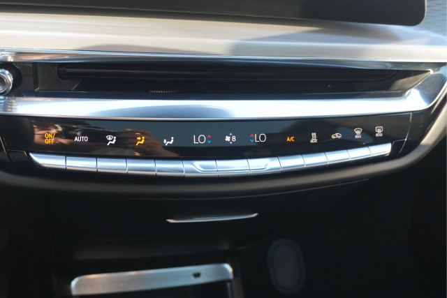 Used 2024 Cadillac Lyriq Luxury w/ LPO, Floor Liner Package AWD/4WD image 31