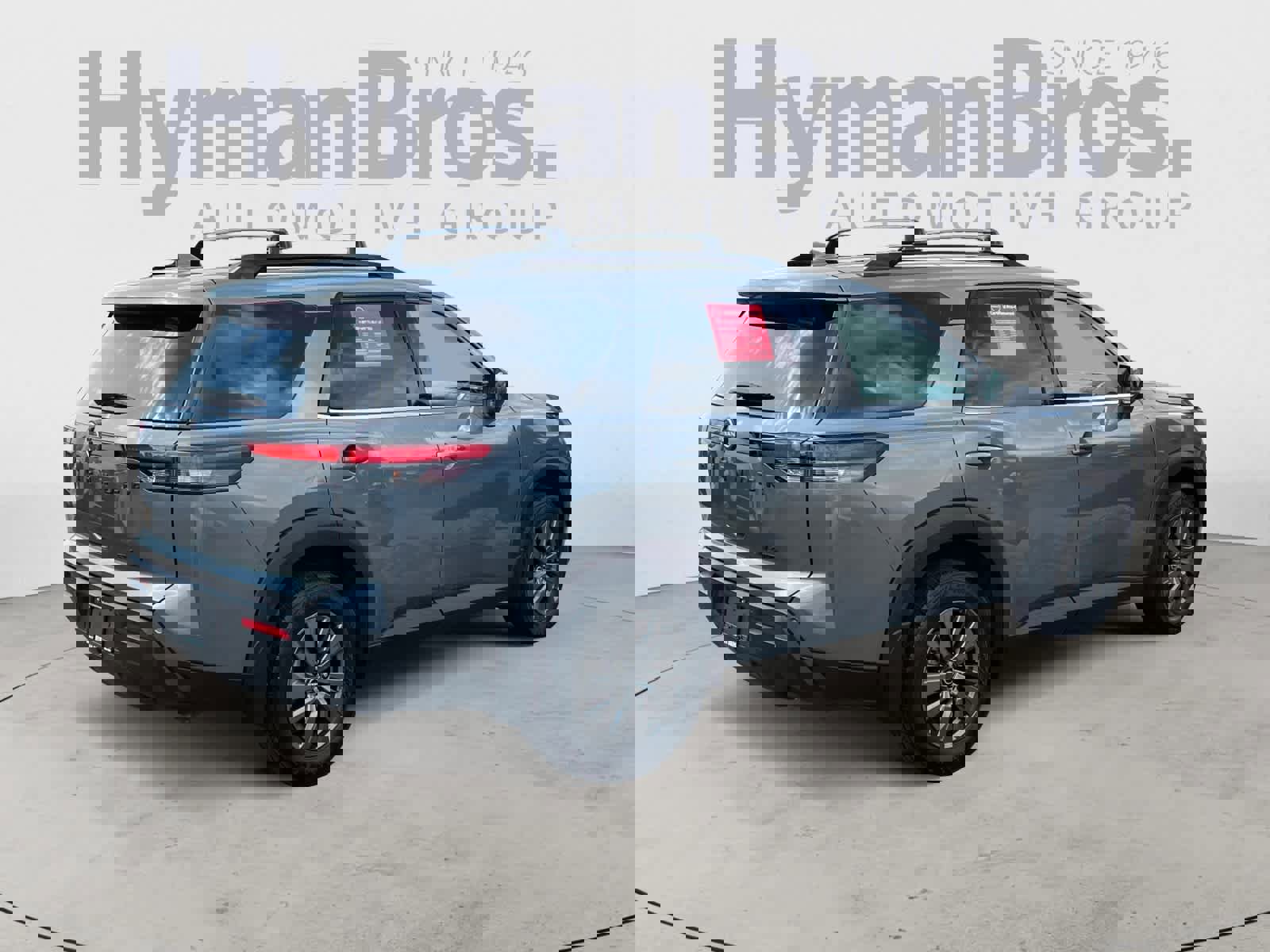 Used 2022 Nissan Pathfinder SV w/ SV Black Package image 3