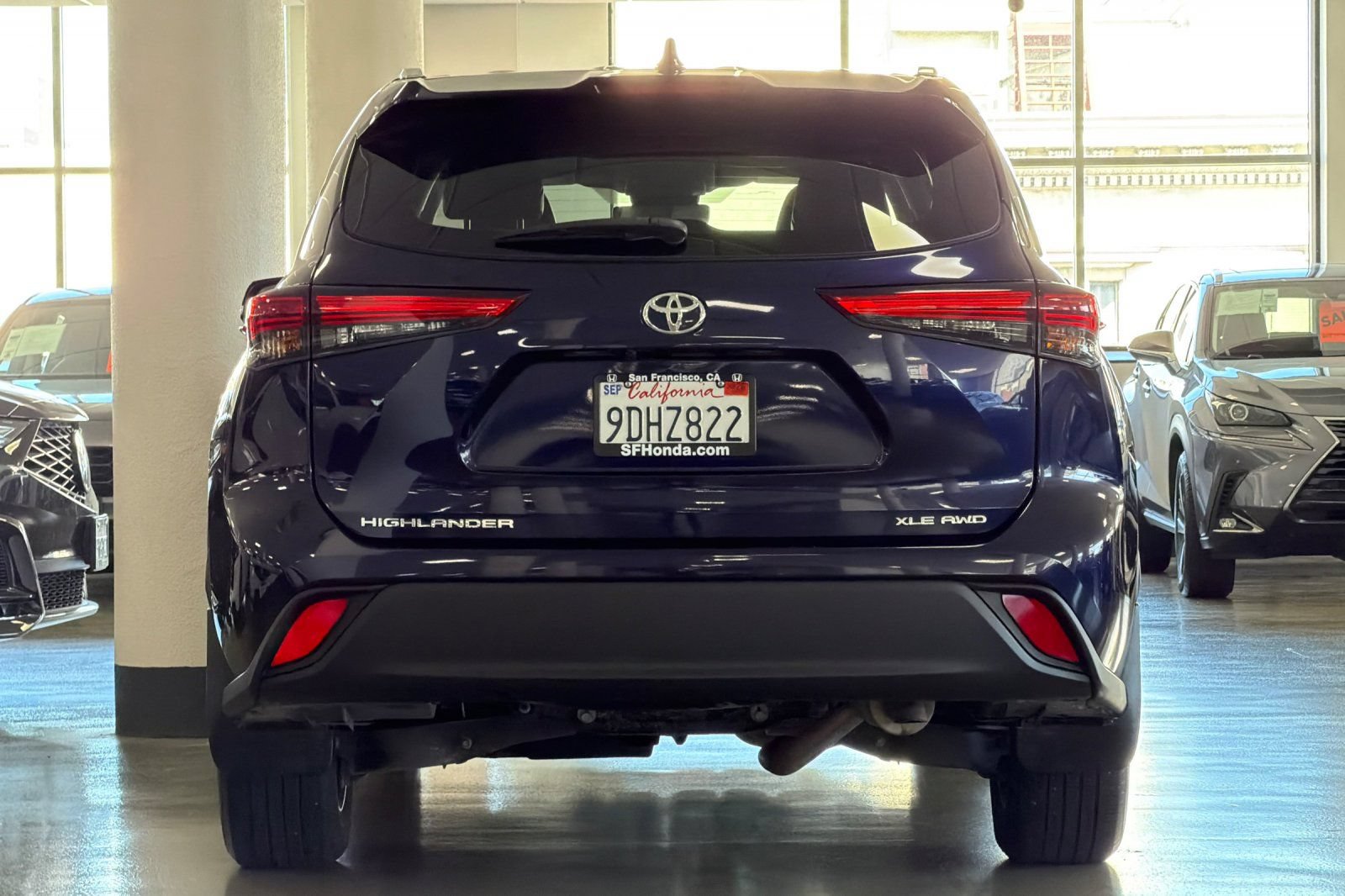 Used 2022 Toyota Highlander XLE AWD/4WD image 7