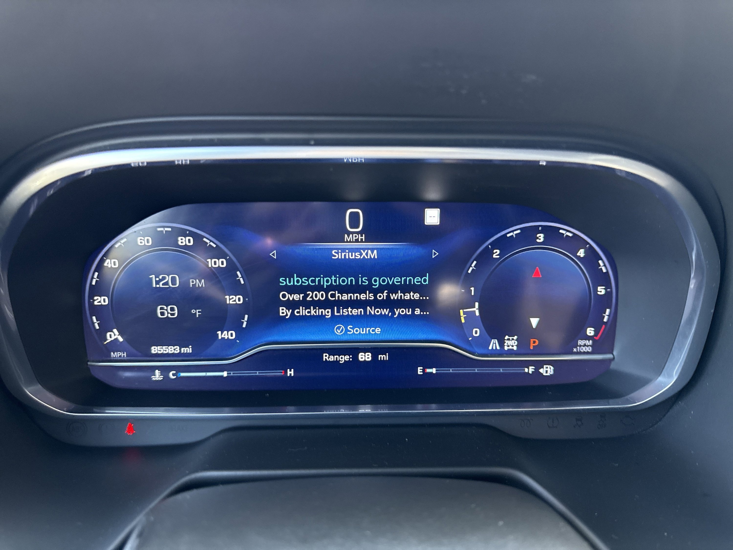 Used 2022 Chevrolet Suburban RST w/ Luxury Package image 18