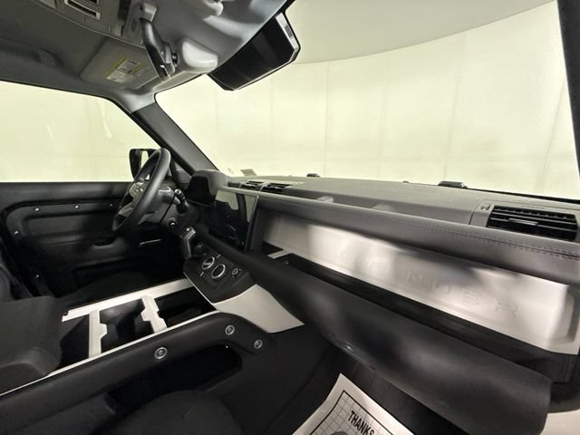 Certified 2025 Land Rover Defender 110 S AWD/4WD image 27