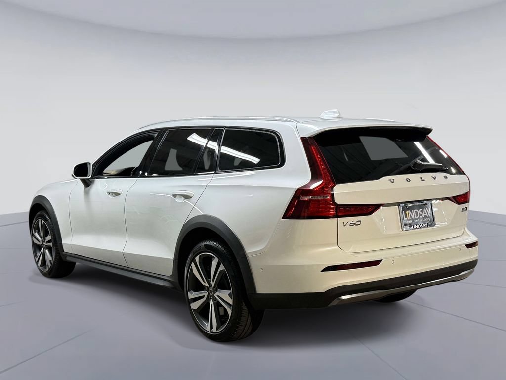 Used 2025 Volvo V60 B5 Cross Country Plus AWD/4WD image 12