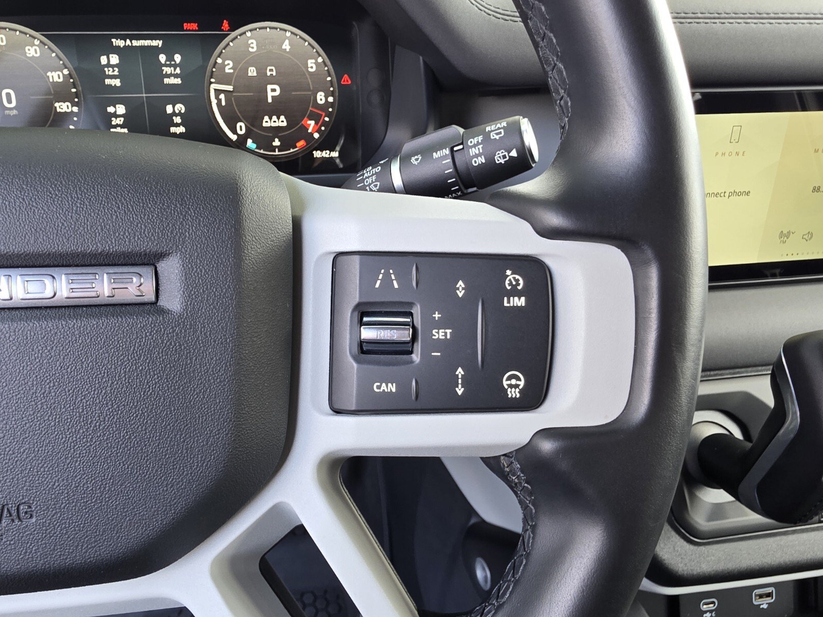 Certified 2024 Land Rover Defender 110 SE AWD/4WD image 19