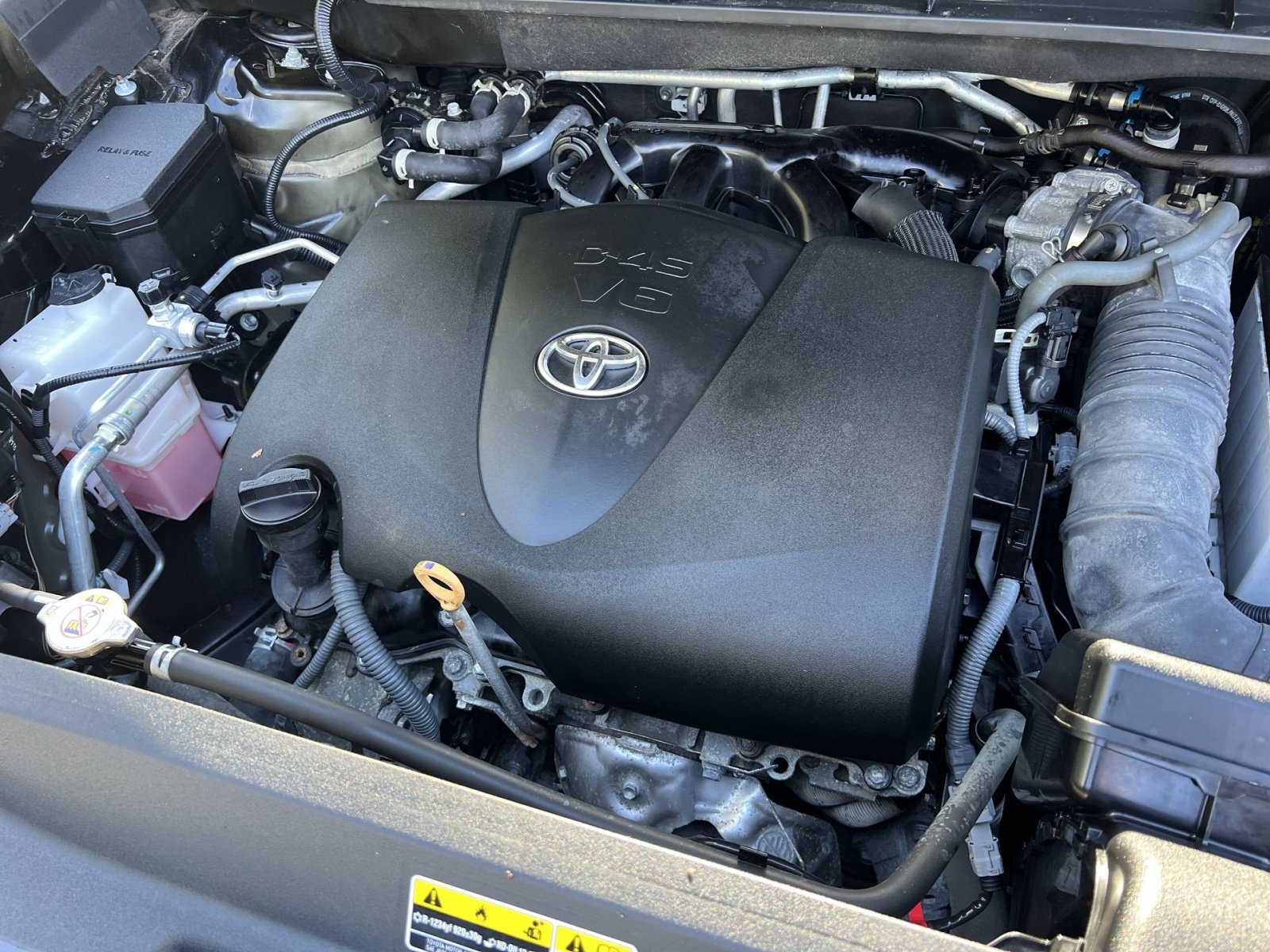 Used 2022 Toyota Highlander XLE AWD/4WD image 28