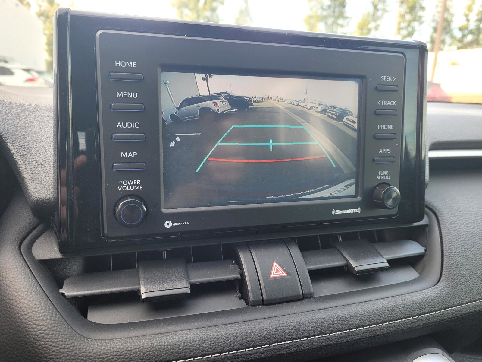 Used 2020 Toyota RAV4 LE image 10