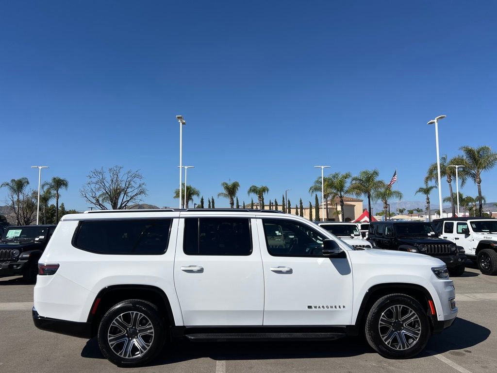 Used 2024 Jeep Wagoneer L Series II w/ Flexible Seating Group image 9