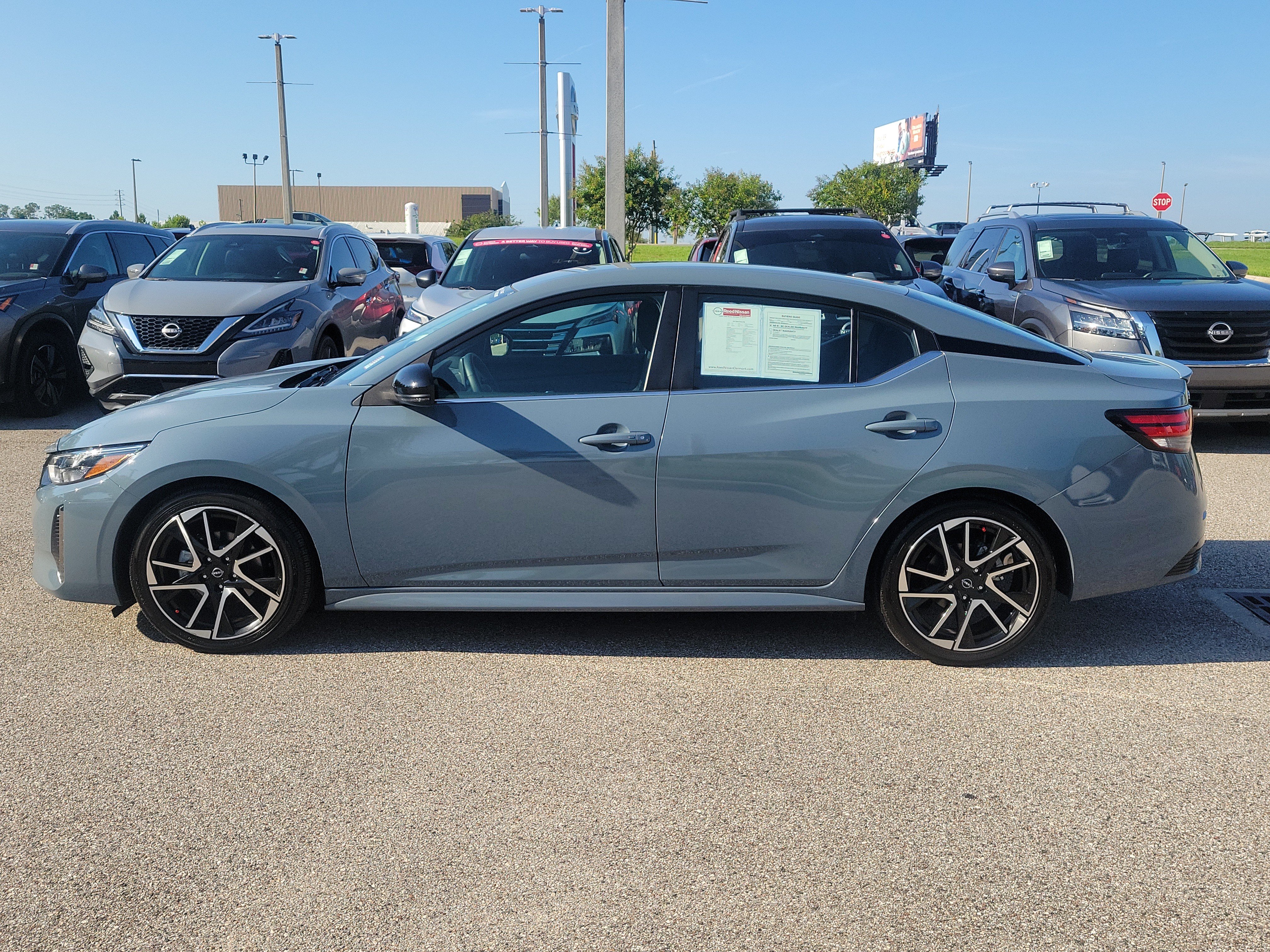 Certified 2025 Nissan Sentra SR FWD image 4