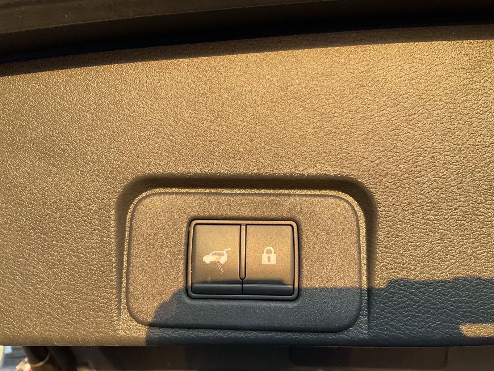 Used 2021 Nissan Rogue Platinum image 30