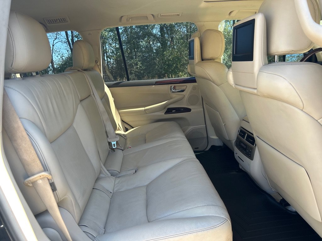 Used 2014 Lexus LX 570 4WD image 27