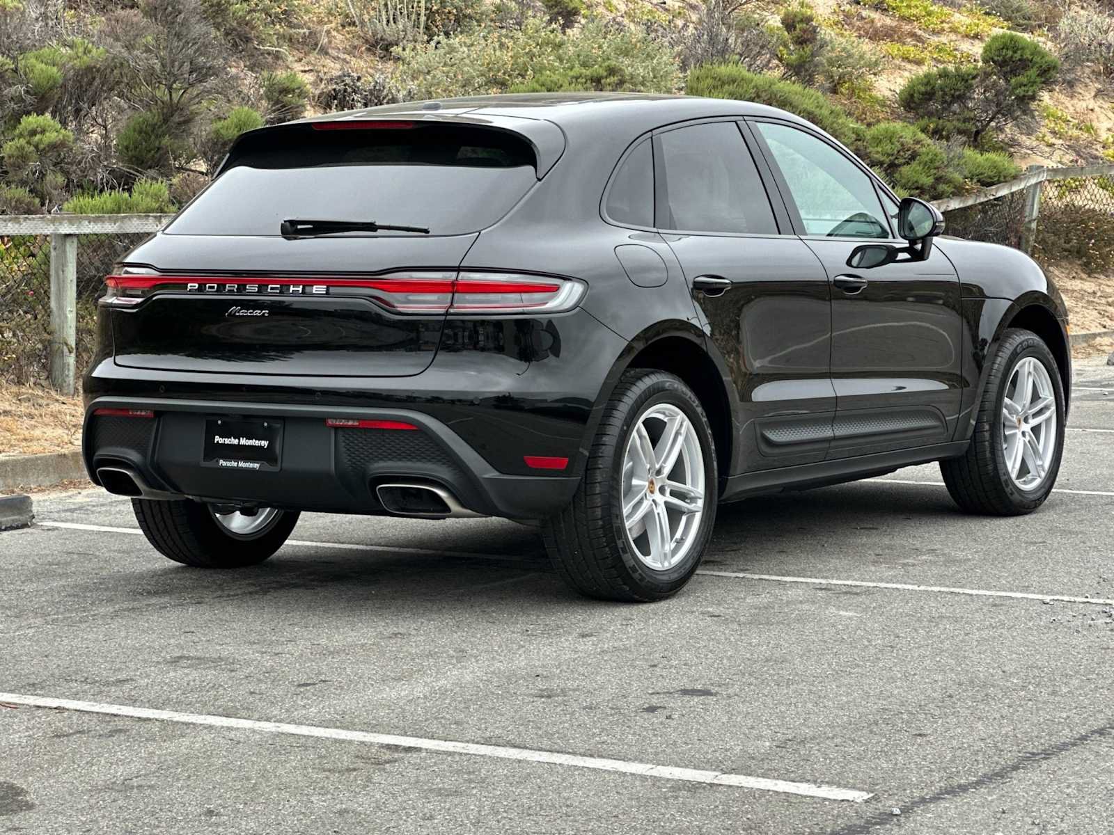 New 2025 Porsche Macan AWD/4WD image 7