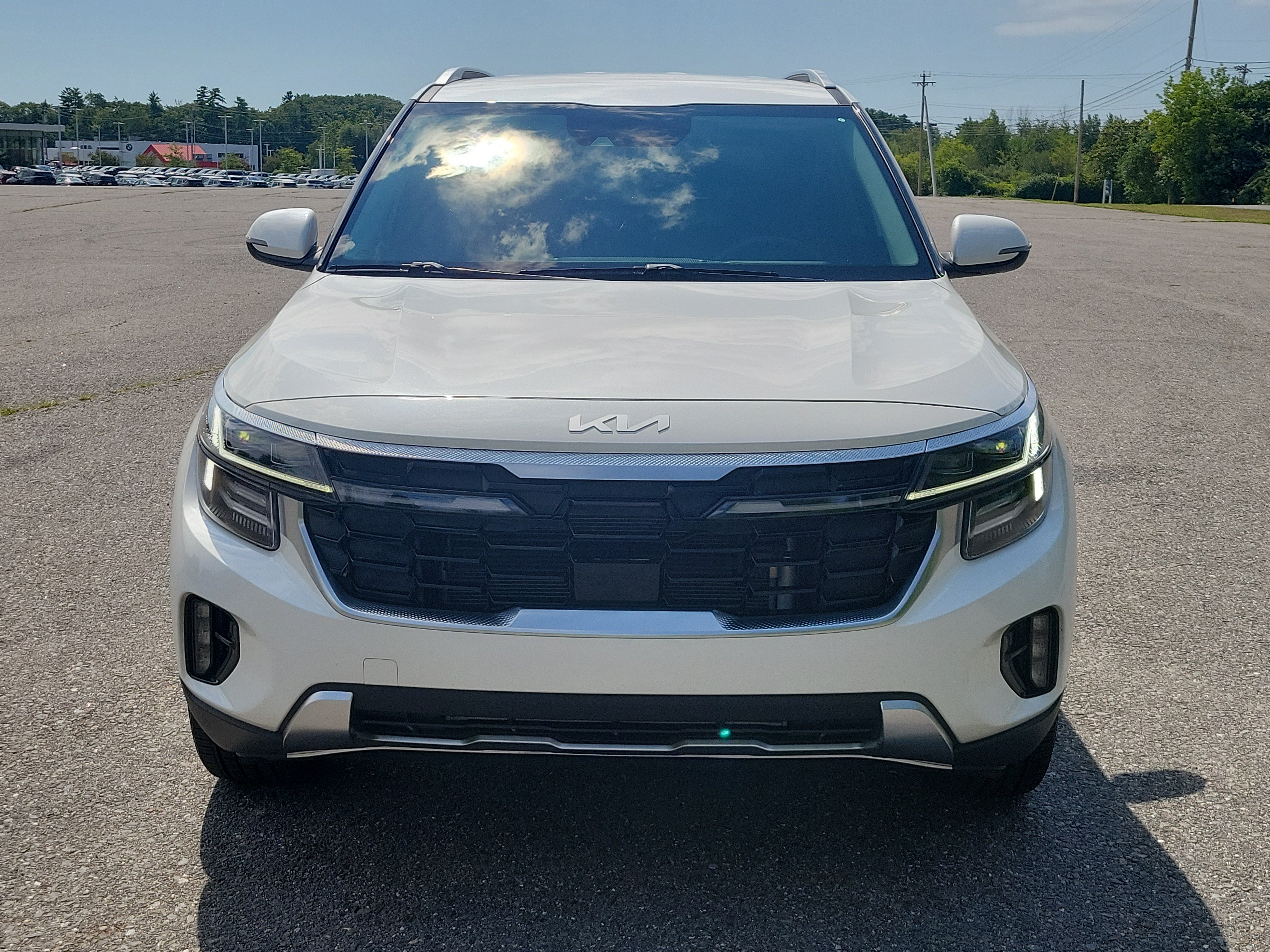 Used 2024 Kia Seltos SX AWD/4WD image 2