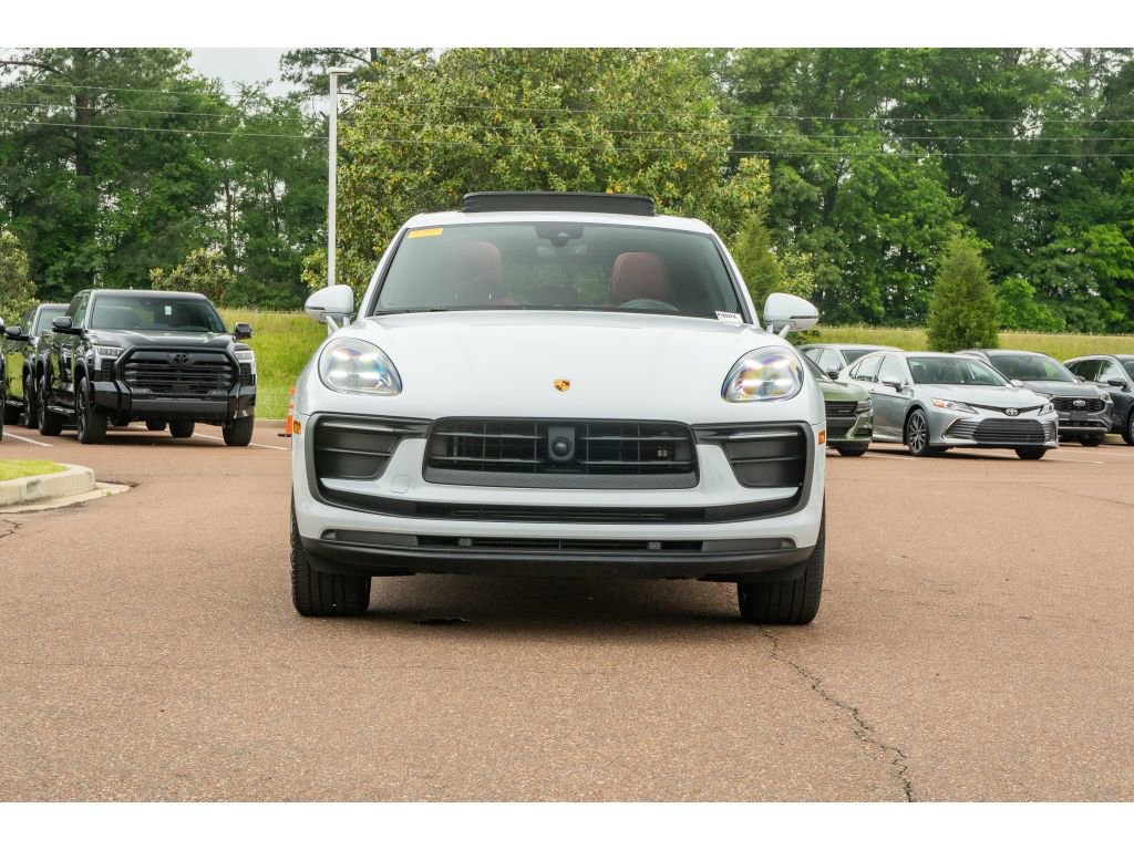 Used 2023 Porsche Macan Turbo AWD/4WD image 2