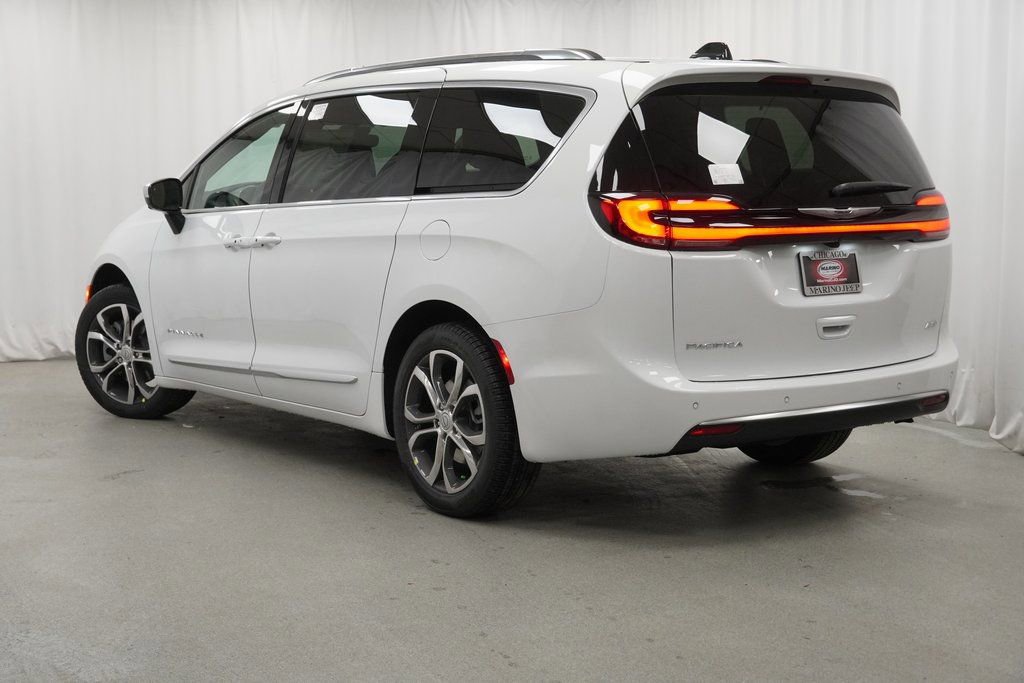 New 2026 Chrysler Pacifica Pinnacle image 14