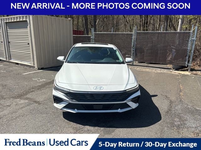 Certified 2025 Hyundai Elantra SEL image 2
