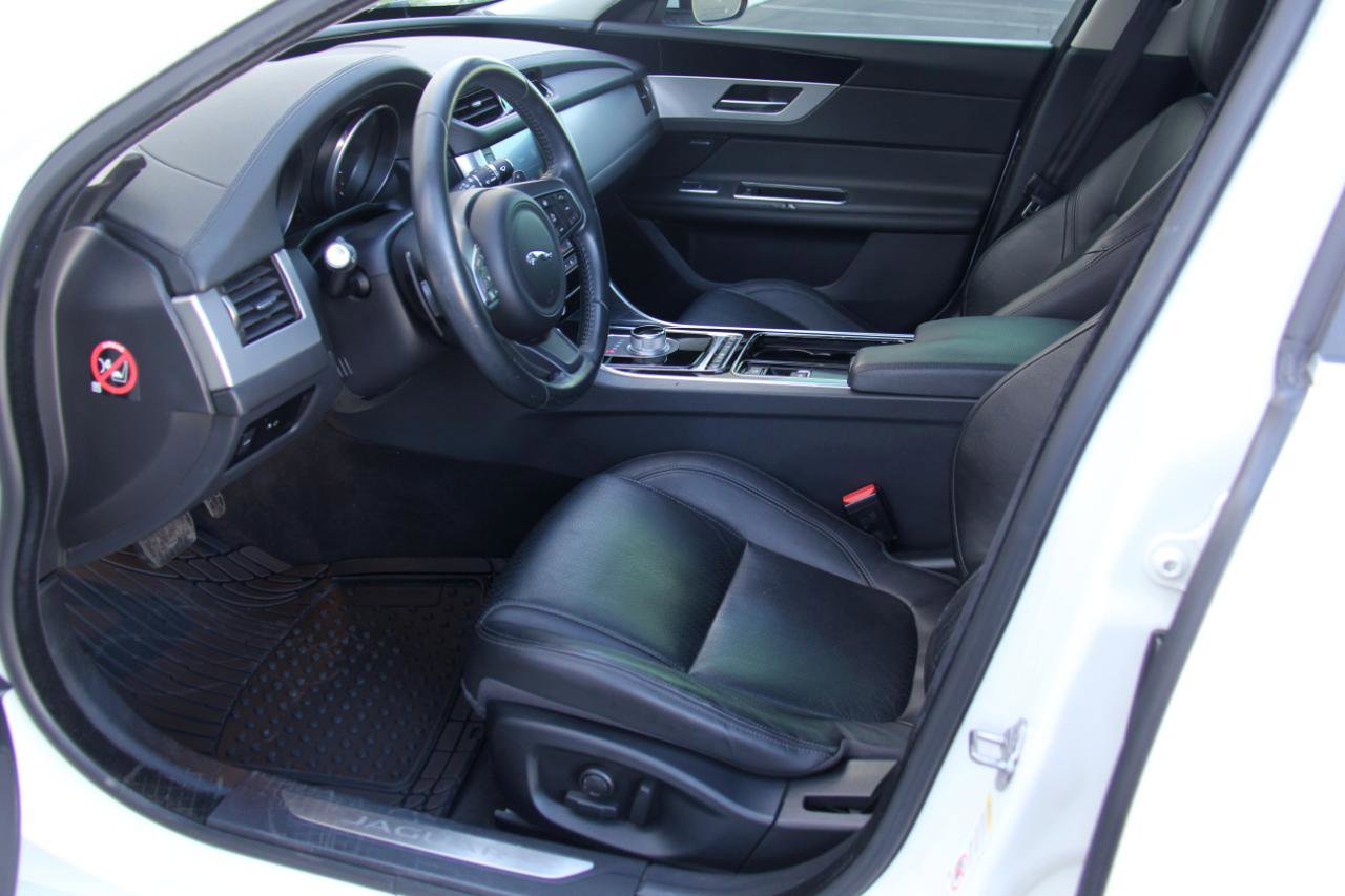 Used 2016 Jaguar XF Prestige RWD image 22