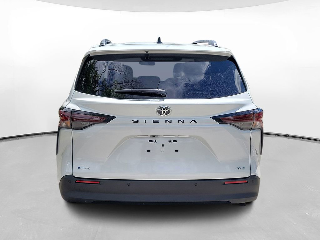 New 2026 Toyota Sienna XLE FWD image 5