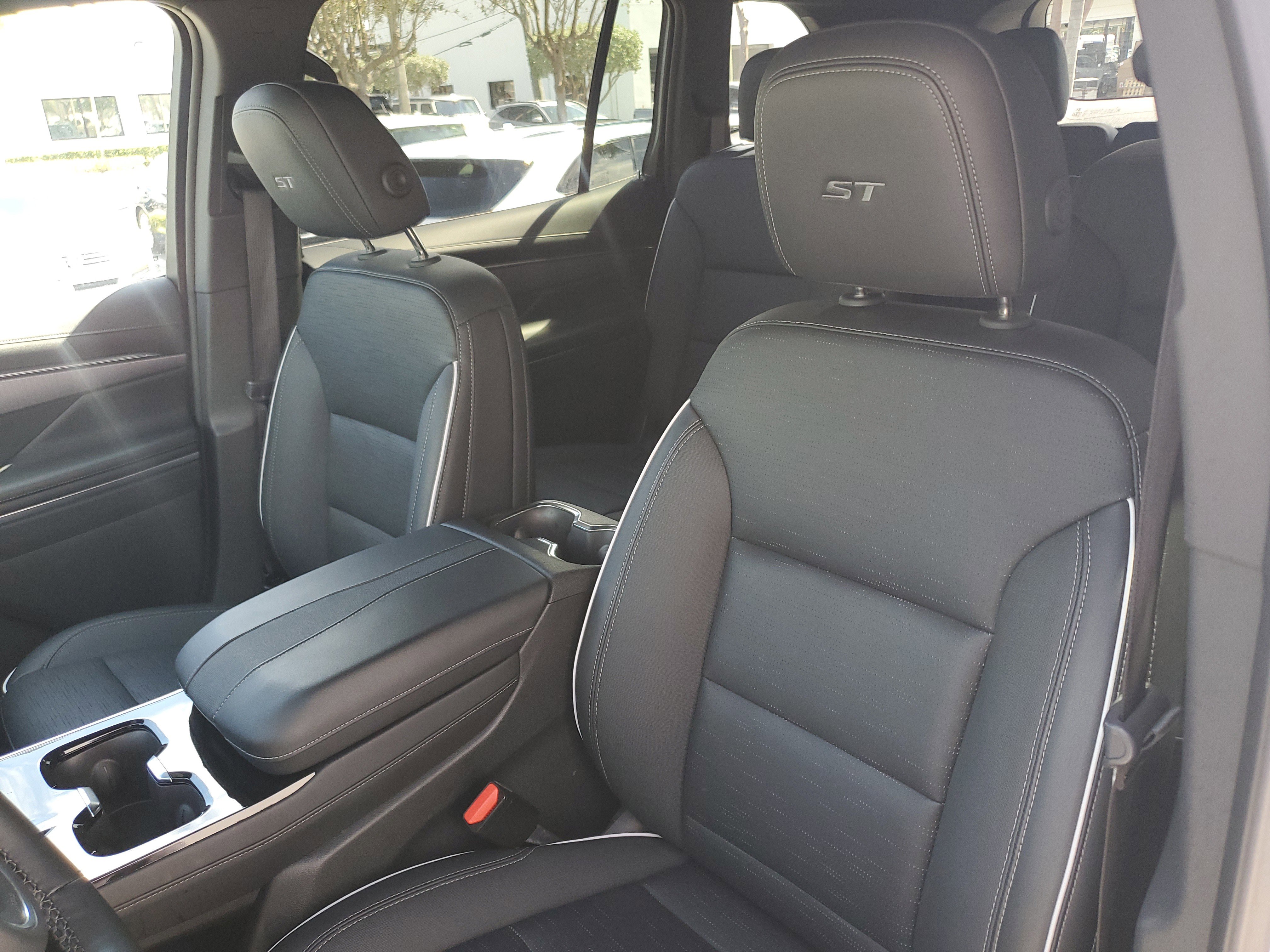 Used 2025 Buick Enclave Sport Touring image 21