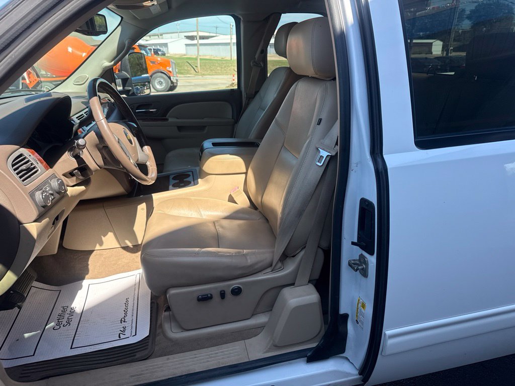 Used 2013 Chevrolet Silverado 2500 LTZ w/ LTZ Plus Package AWD/4WD image 15