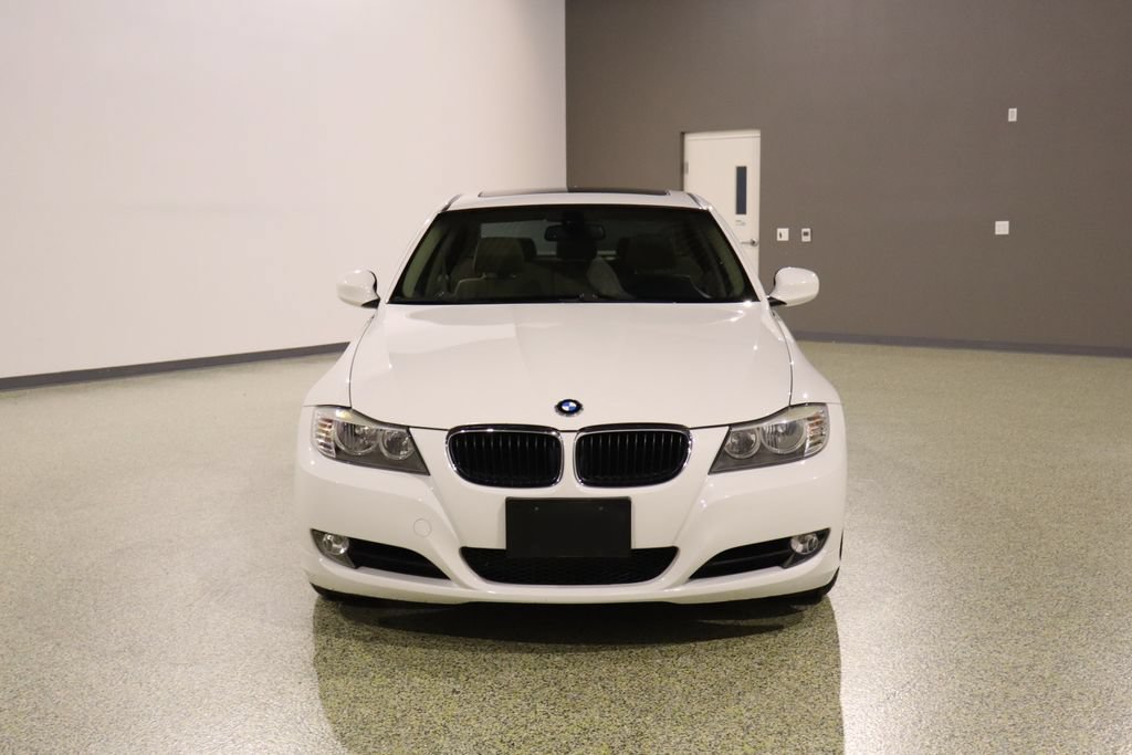 Used 2009 BMW 328i Sedan RWD image 2