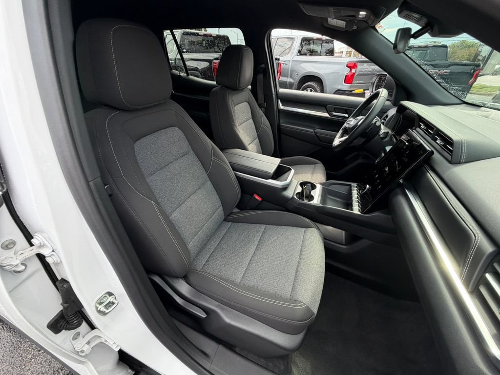 Certified 2025 GMC Terrain Elevation w/ Black Edition AWD/4WD image 18