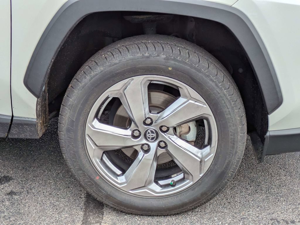 Used 2020 Toyota RAV4 Limited AWD/4WD image 11
