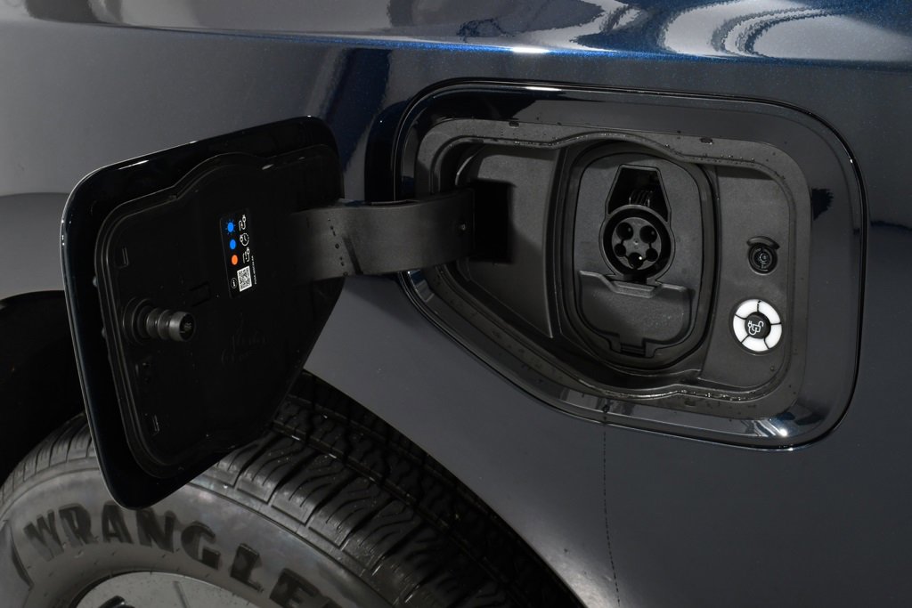 New 2025 Ford F150 Lightning Flash image 25