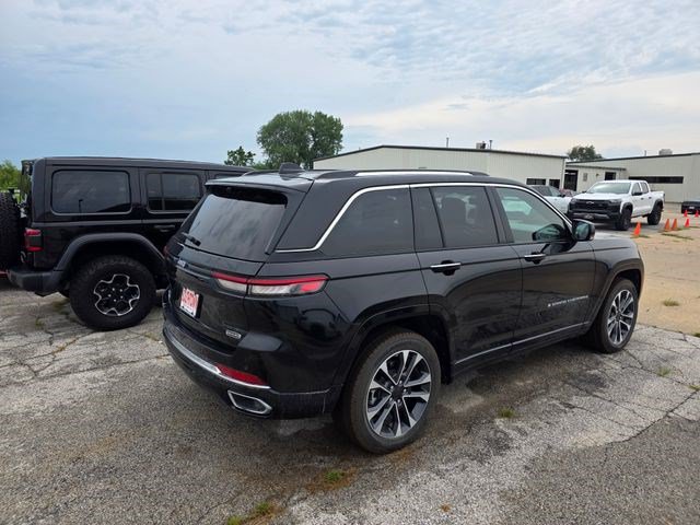 Certified 2022 Jeep Grand Cherokee Overland w/ Advanced Protech Group III AWD/4WD image 7