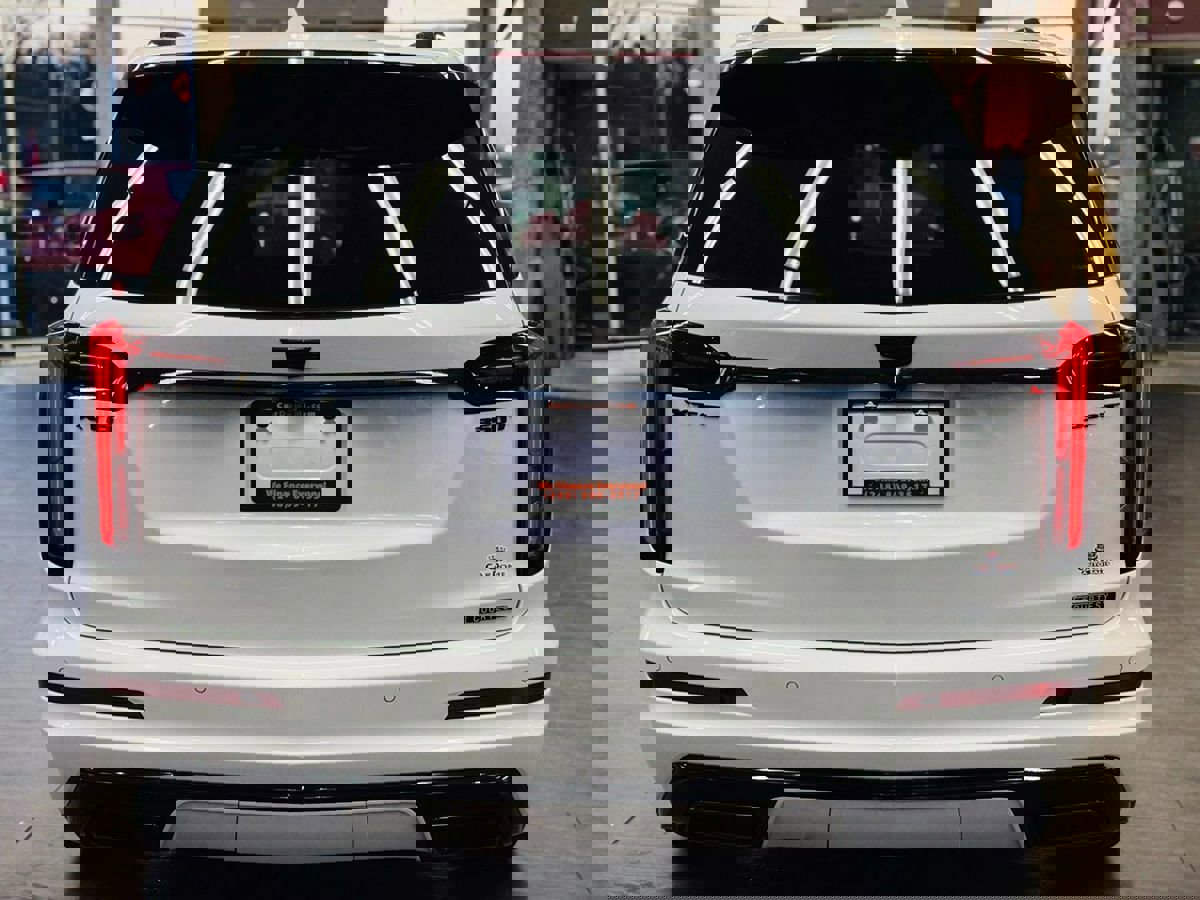 Used 2025 Cadillac XT6 Luxury image 13