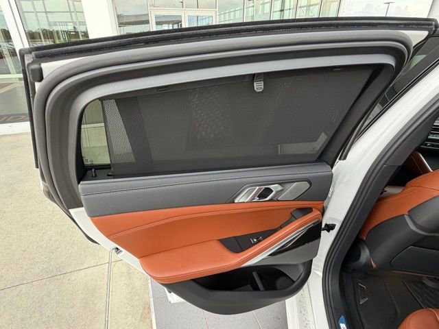 Certified 2022 BMW X6 M50i w/ Executive Package AWD/4WD image 34