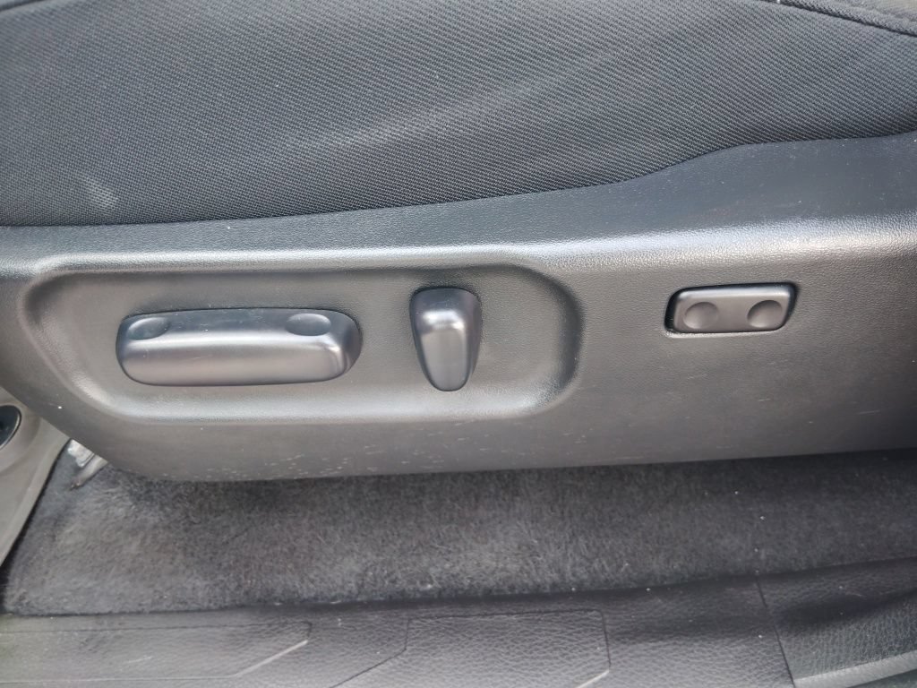 Certified 2023 Toyota Tacoma TRD Off-Road AWD/4WD image 17