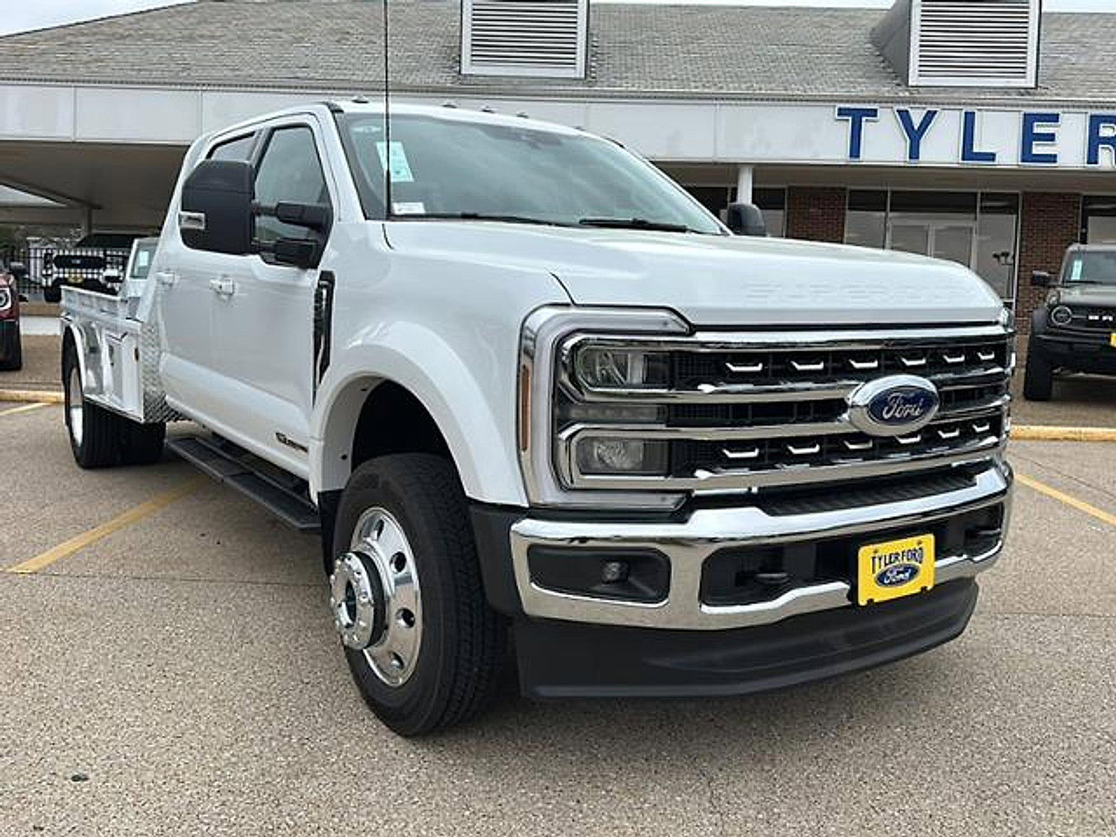 New 2026 Ford F550 4x4 Crew Cab Super Duty image 3