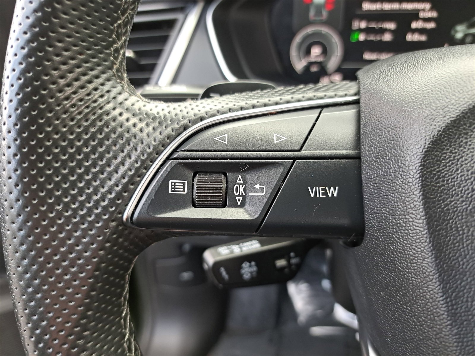 Used 2023 Audi Q5 e Premium Plus w/ Premium Plus Package image 17