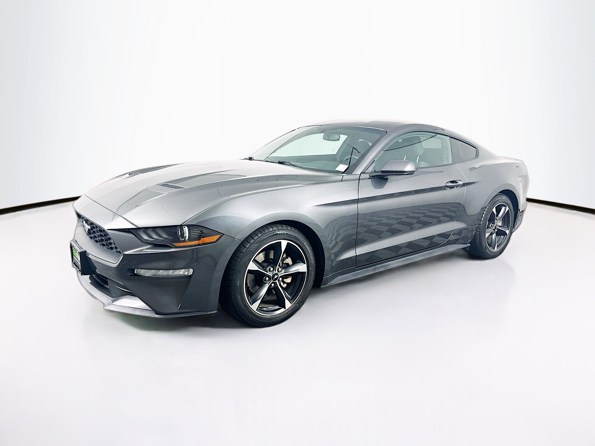 Used 2019 Ford Mustang Coupe RWD image 3