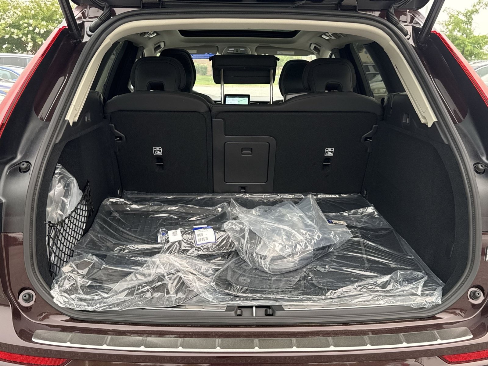 New 2026 Volvo XC60 T8 Plus w/ Protection Package Premier AWD/4WD image 26
