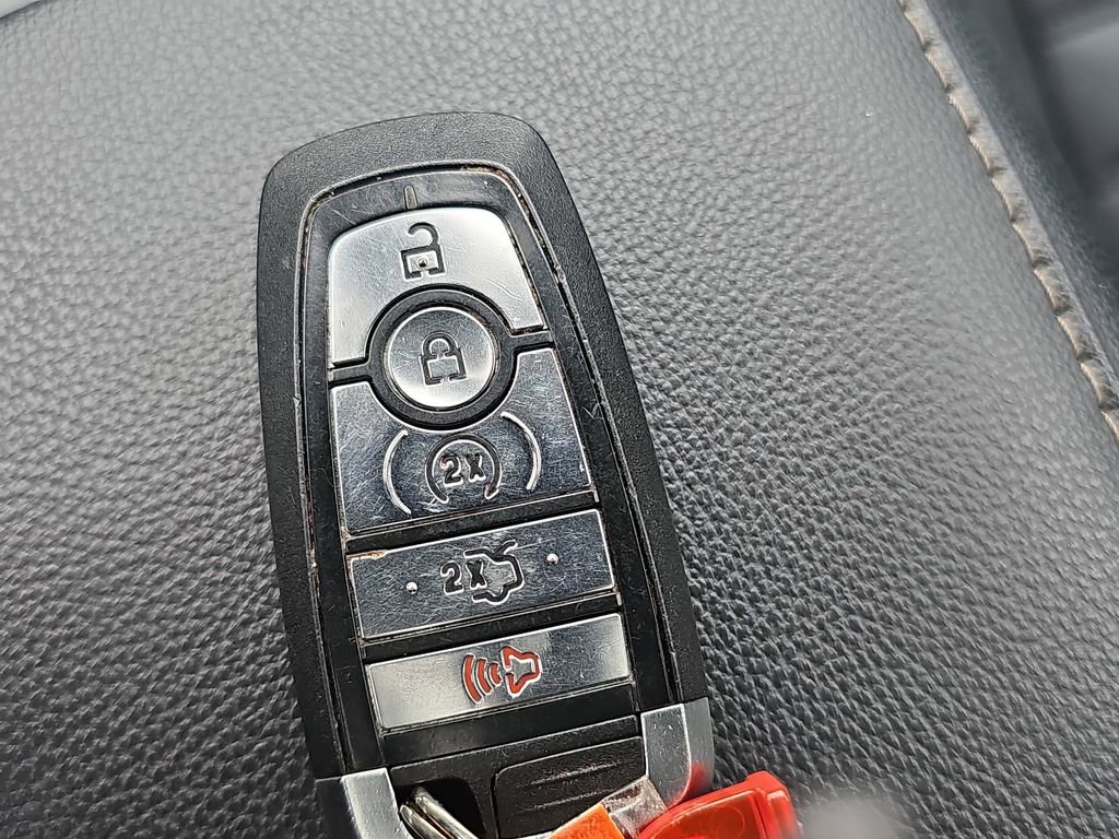 Used 2017 Ford Fusion Energi SE image 36