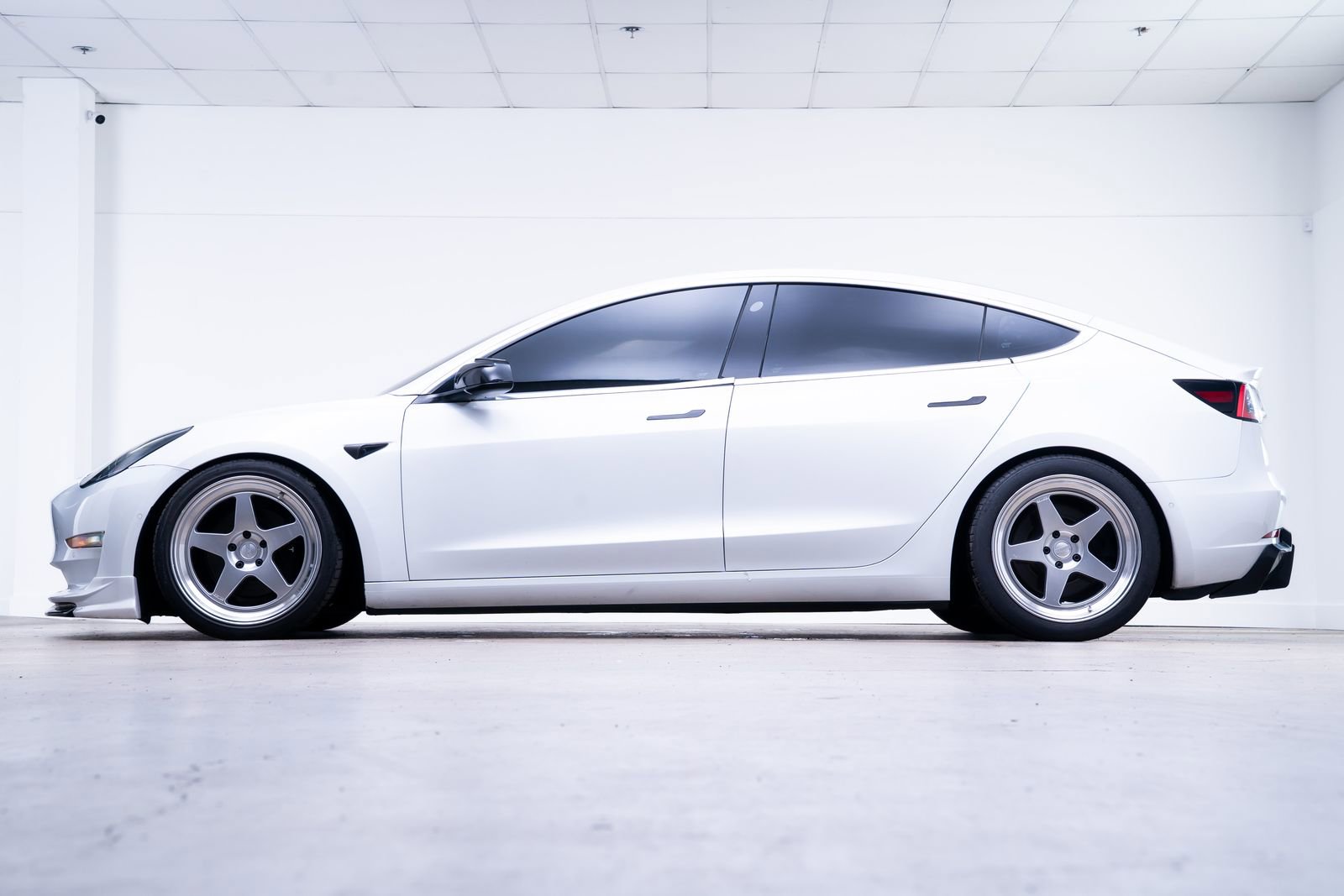 Used 2018 Tesla Model 3 Long Range AWD/4WD image 5
